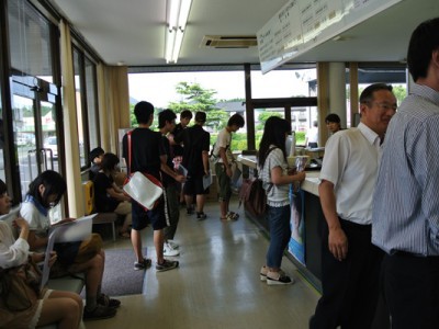 たくさんの人で賑わう松江自動車教習所なら、合宿中に友達もたくさんできちゃいます！この機会に皆で観光スポットをめぐって、素敵な思い出を作ってはいかがでしょうか？